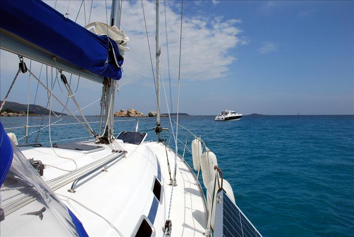 Il Bavaria 32 'Lady Blues' col suo nuovo pannello fotovoltaico